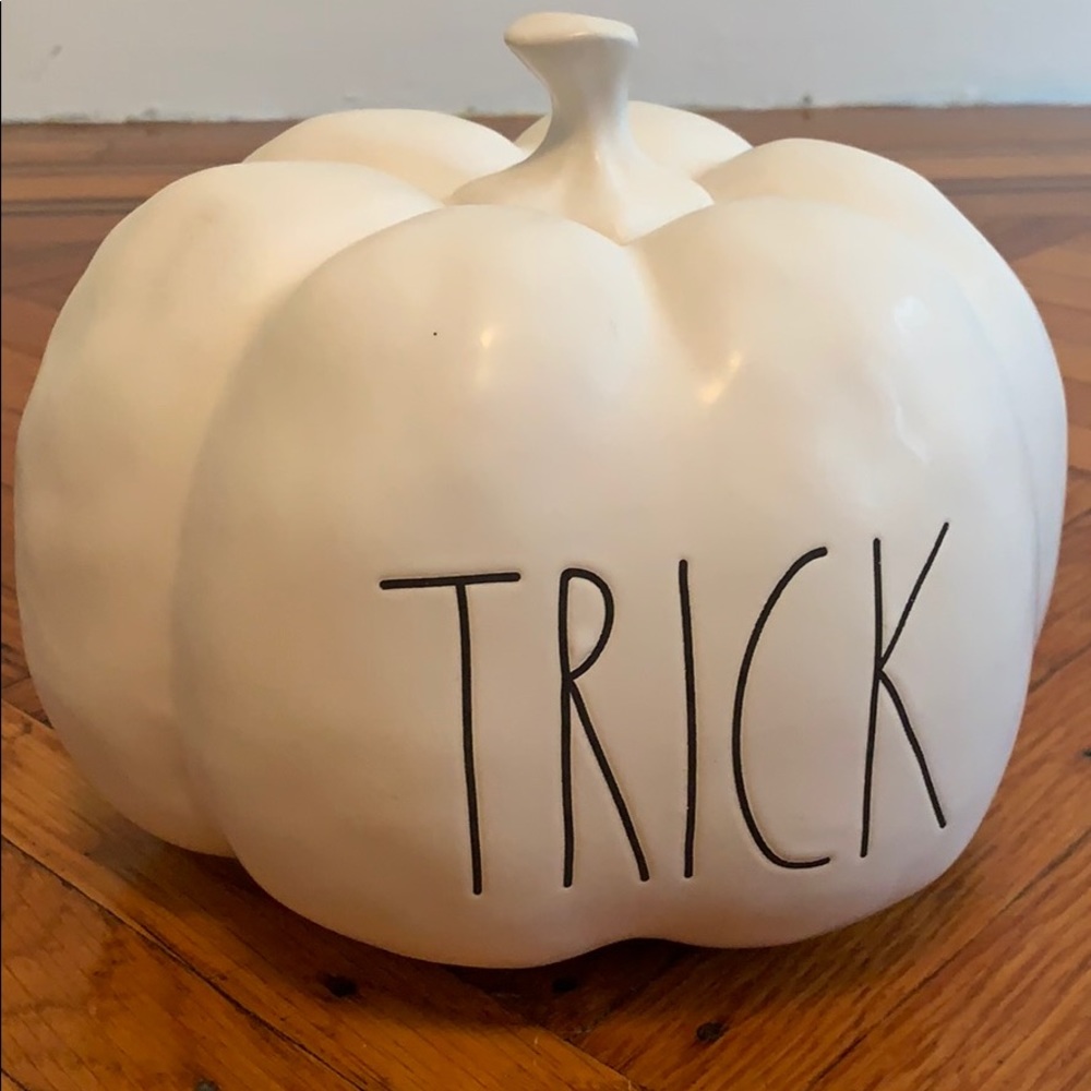 White Rae Dunn Pumpkin